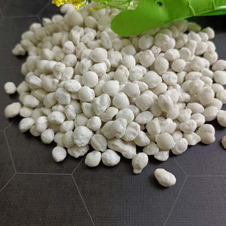融雪剂是怎样将雪迅速溶化的？